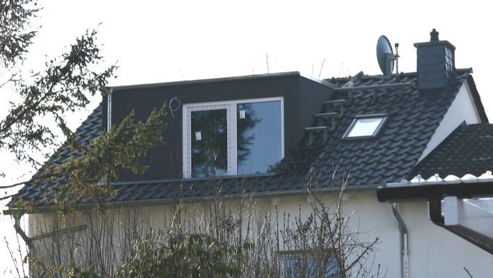 Dachausbau Wiesbaden — Straßenansicht